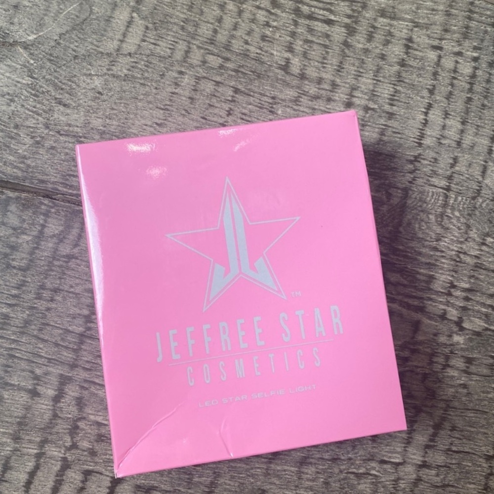 Jeffree Star selfie Light